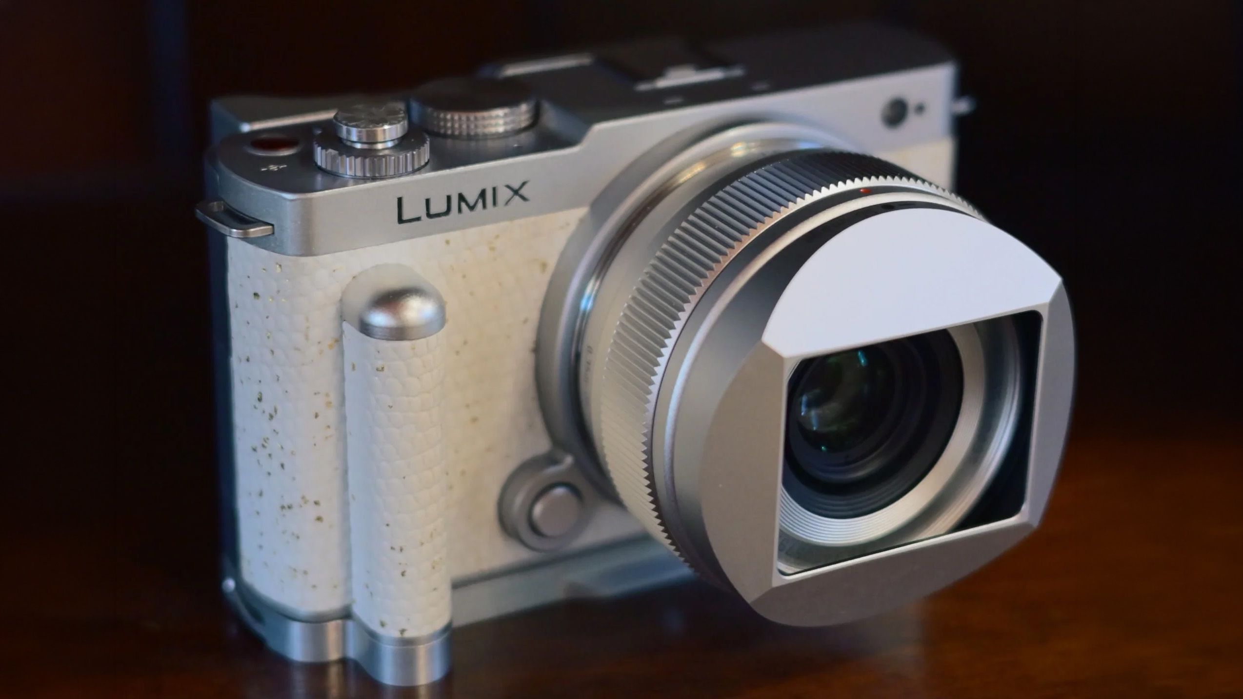Ống kính AF dưới 200 USD: 7Artisans và SG-image cho mirrorless