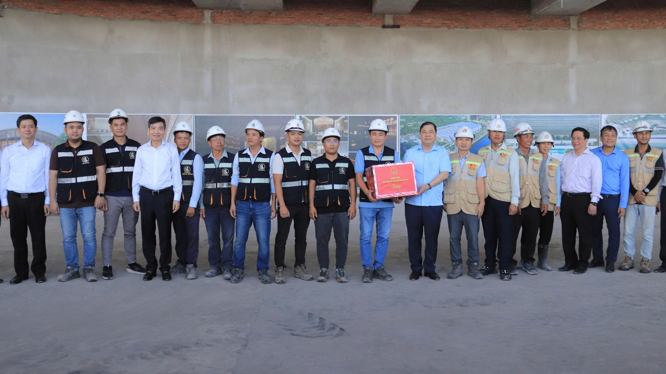 Phó Thủ tướng Phạm Gia Túc kiểm tra công trình APEC: Tăng tốc hạ tầng Phú Quốc và An Giang