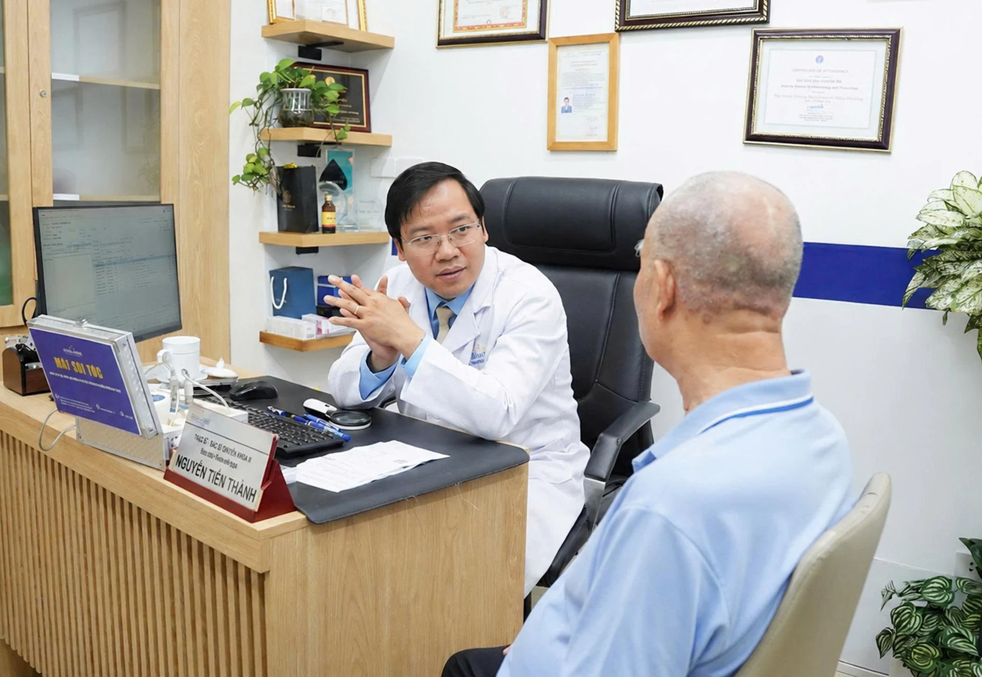 Tự điều trị bệnh ngoài da bằng lá cây: Cái giá của sự chủ quan