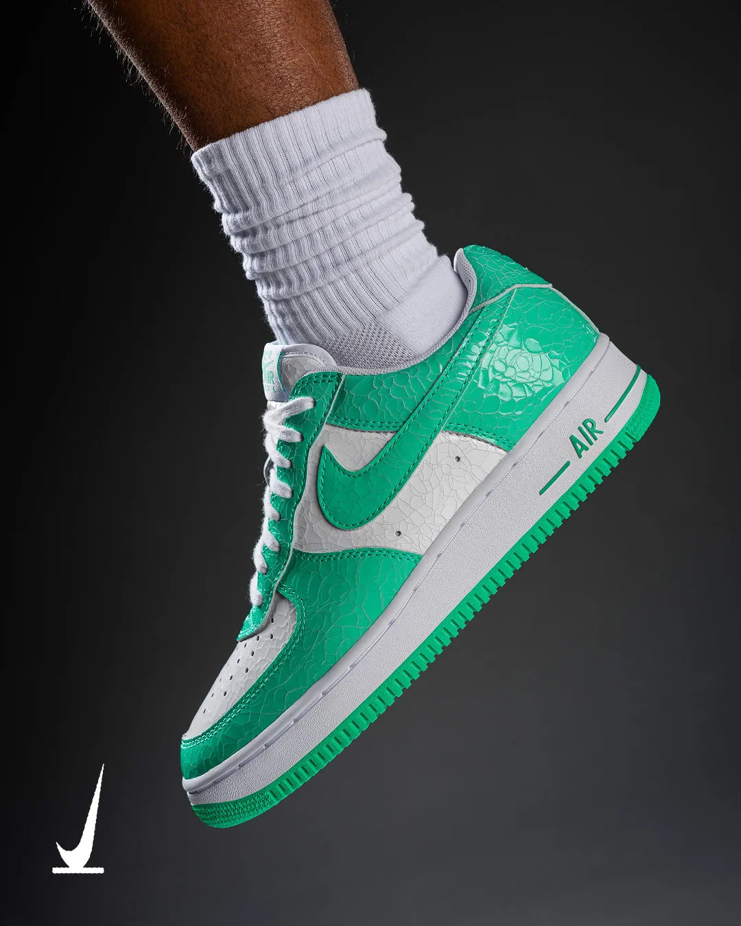 Nike Air Force 1 ’01 Cracked Leather Pack Goes Slim and Vintage