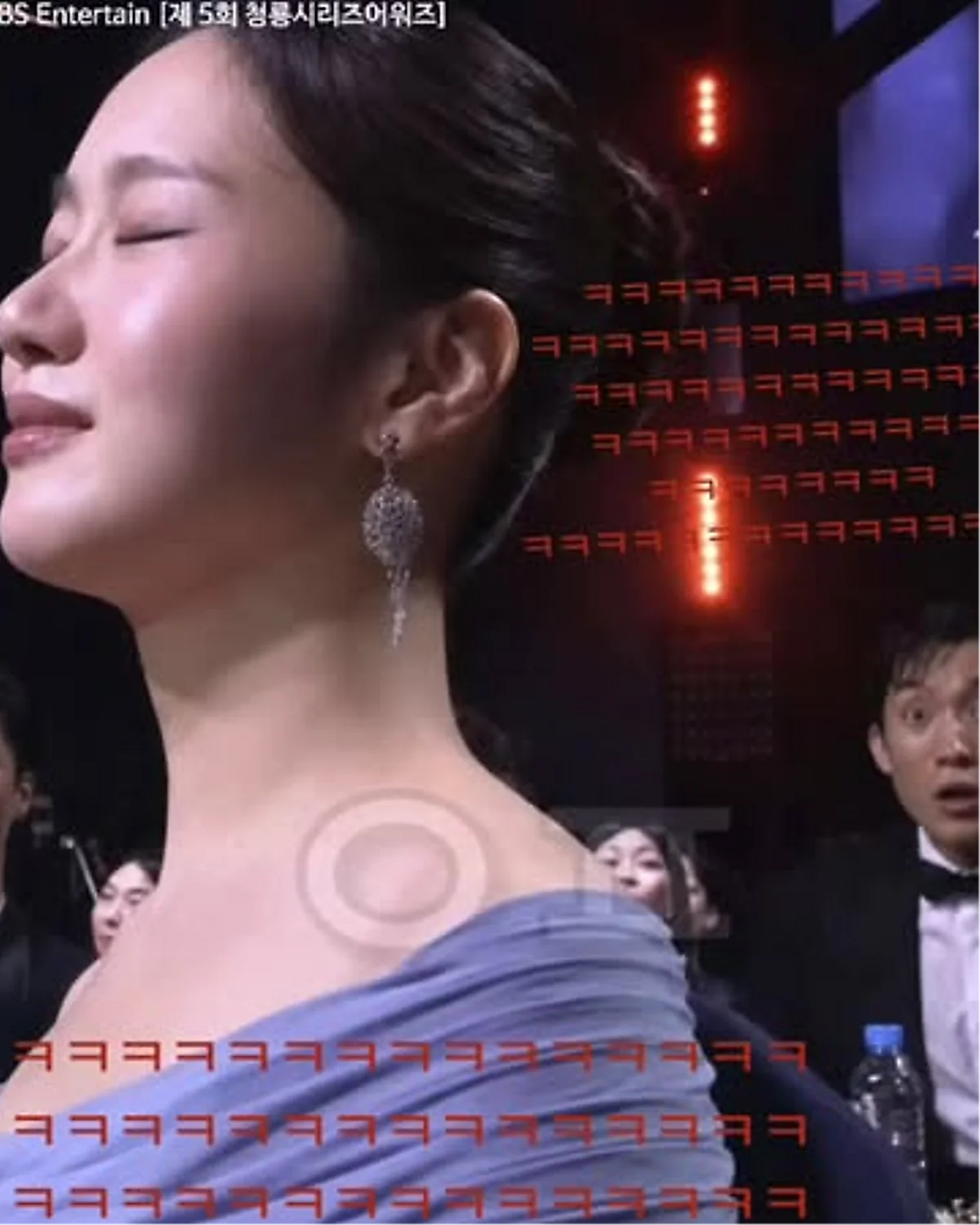 Kim Go-eun và chiếc Daesang khiến cả làng phim Hàn mỉm cười