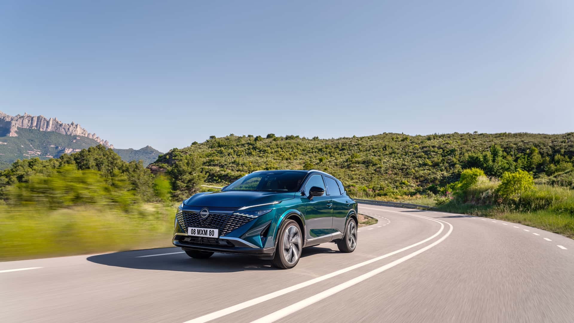 Nissan Qashqai E-Power lập kỷ lục Guinness và thách thức cuộc chơi SUV hybrid