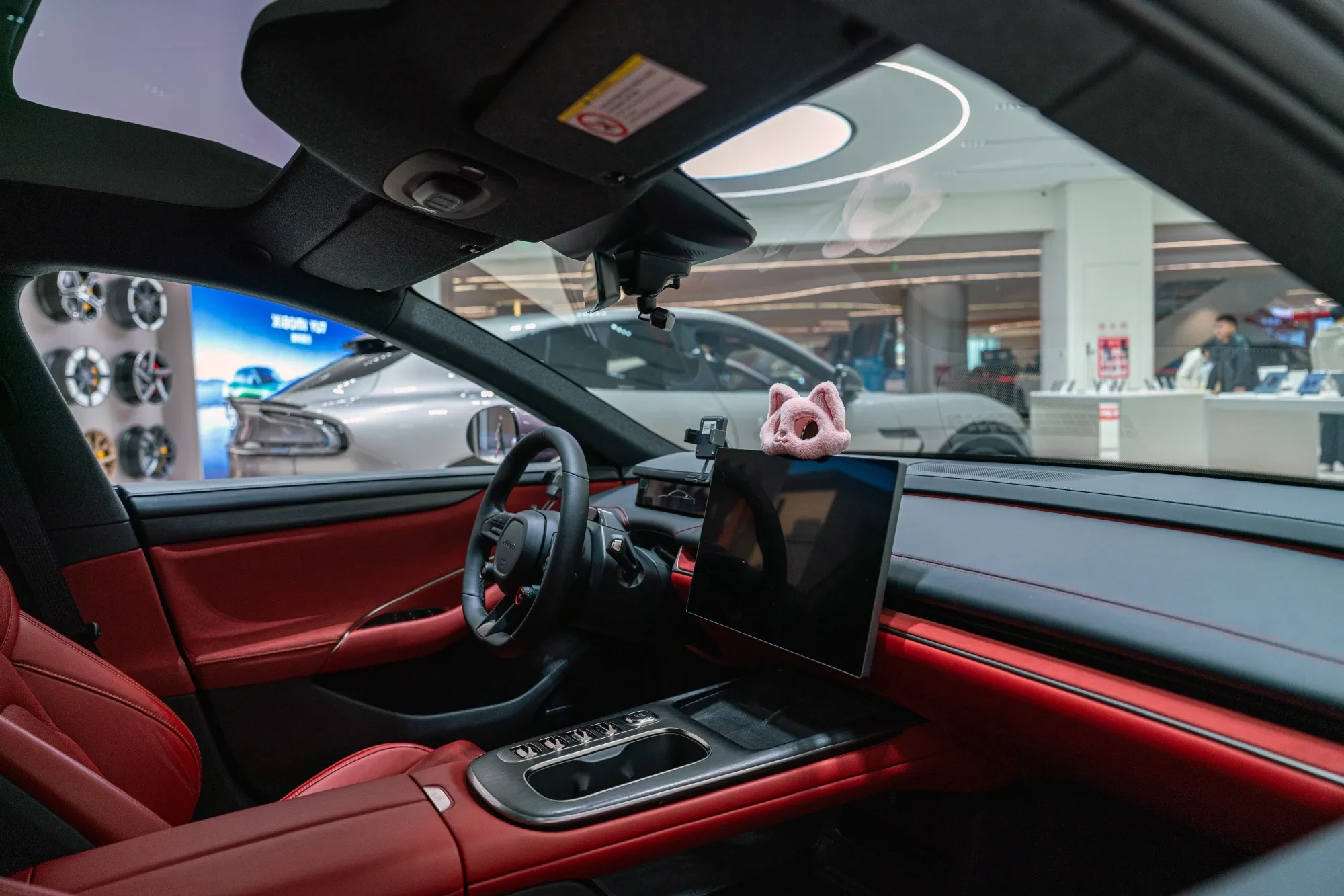 Xe điện Trung Quốc áp sát Bắc Mỹ: Cơn đau đầu mới của Ford và GM