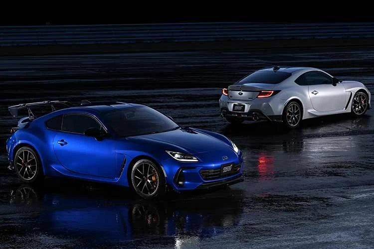 Subaru BRZ: Hộp số sàn mượt hơn, EyeSight xịn hơn