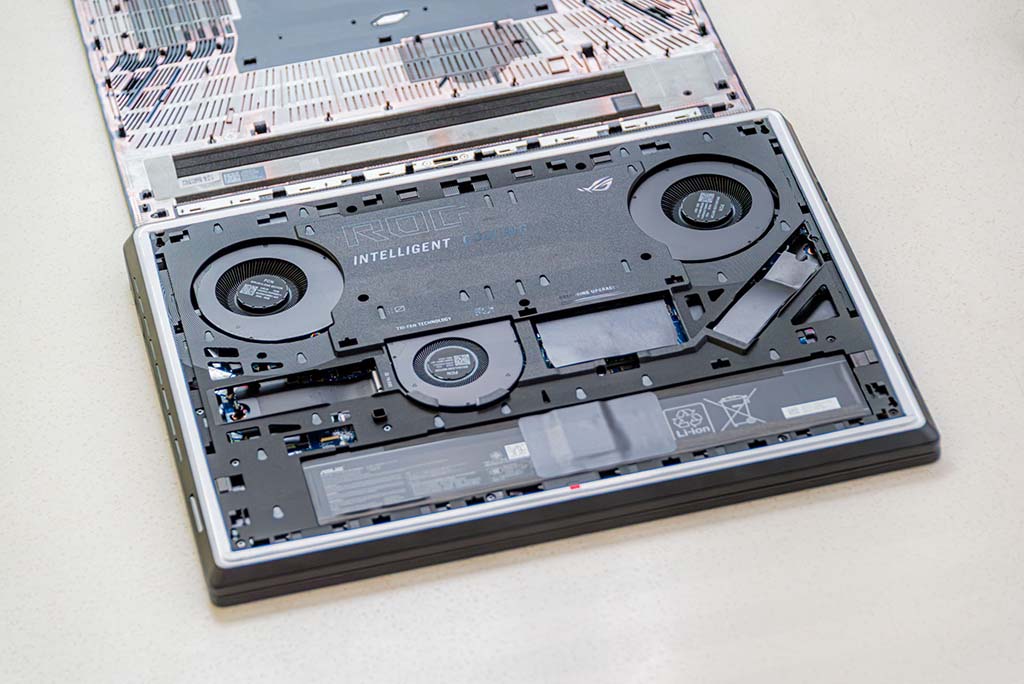 ASUS ROG Strix SCAR 18 ra mắt: chuẩn mực mới của laptop gaming 4K 240Hz