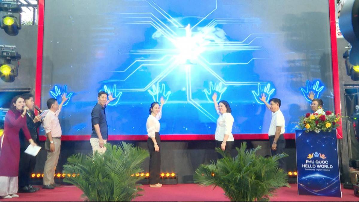 Phú Quốc dạy tiếng Anh cộng đồng để đón APEC