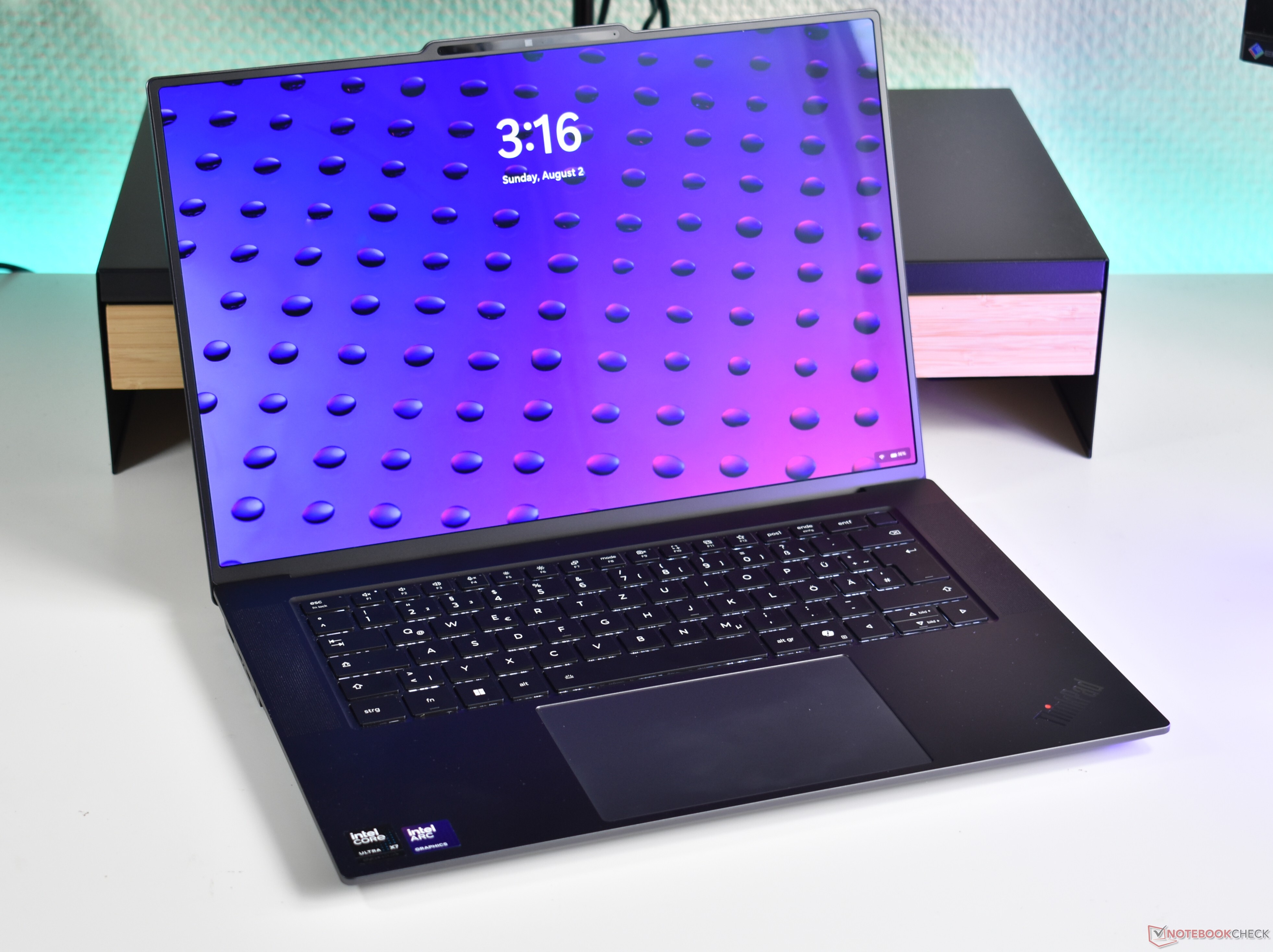 ThinkPad X9-15p vs E14 G8: Which Laptop Feels Faster for Multitasking?