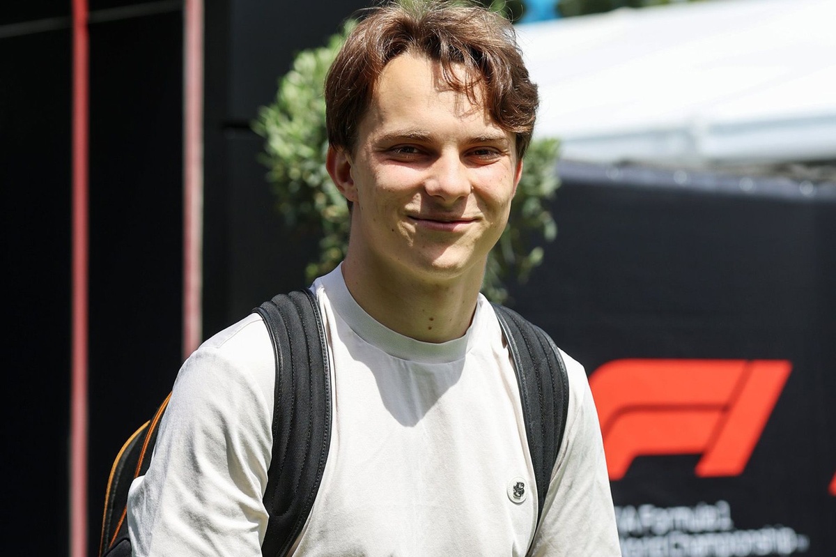 Oscar Piastri Merch Shows How Athlete Drops Can Win Fans
