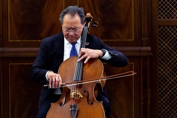 Why Blind Tests Reveal the Stradivarius Paradox