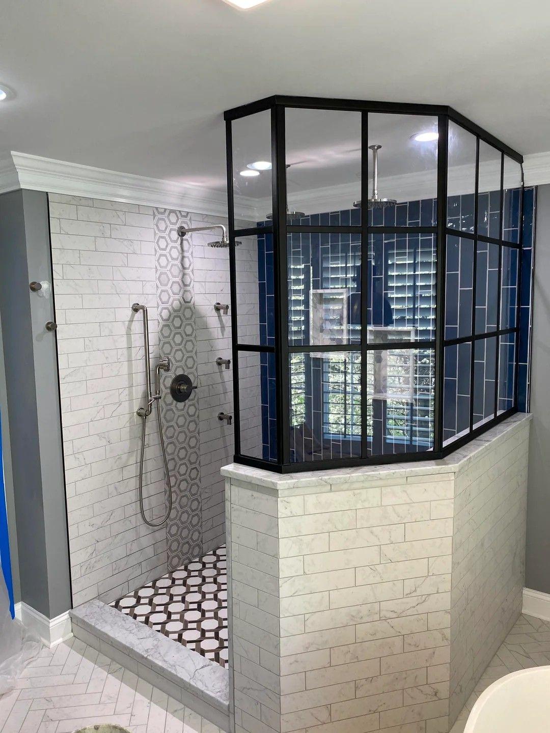 How Arches and Alcoves Turn Plain Bathrooms Into Designer Spaces