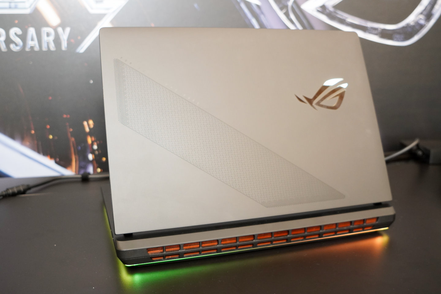 Inside RTX 5090 Gaming Laptops: Extreme Cooling in 18-Inch Flagships
