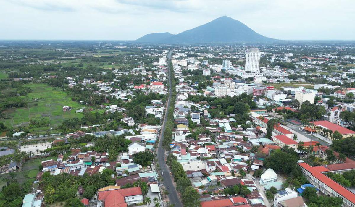 Ninh Bình khai thác hơn 11.600 ha đất: Cơ hội và thách thức