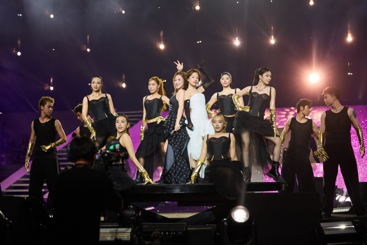 Hương Tràm và Phao Cứu Sinh Concert: một cú tái sinh tại Mỹ Đình