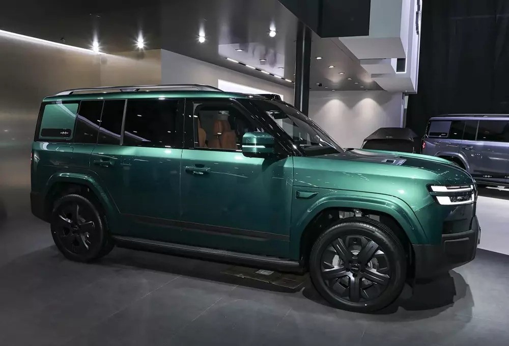 BYD Ti7 hybrid 7 chỗ: Lời thách thức mới cho Land Cruiser và Defender