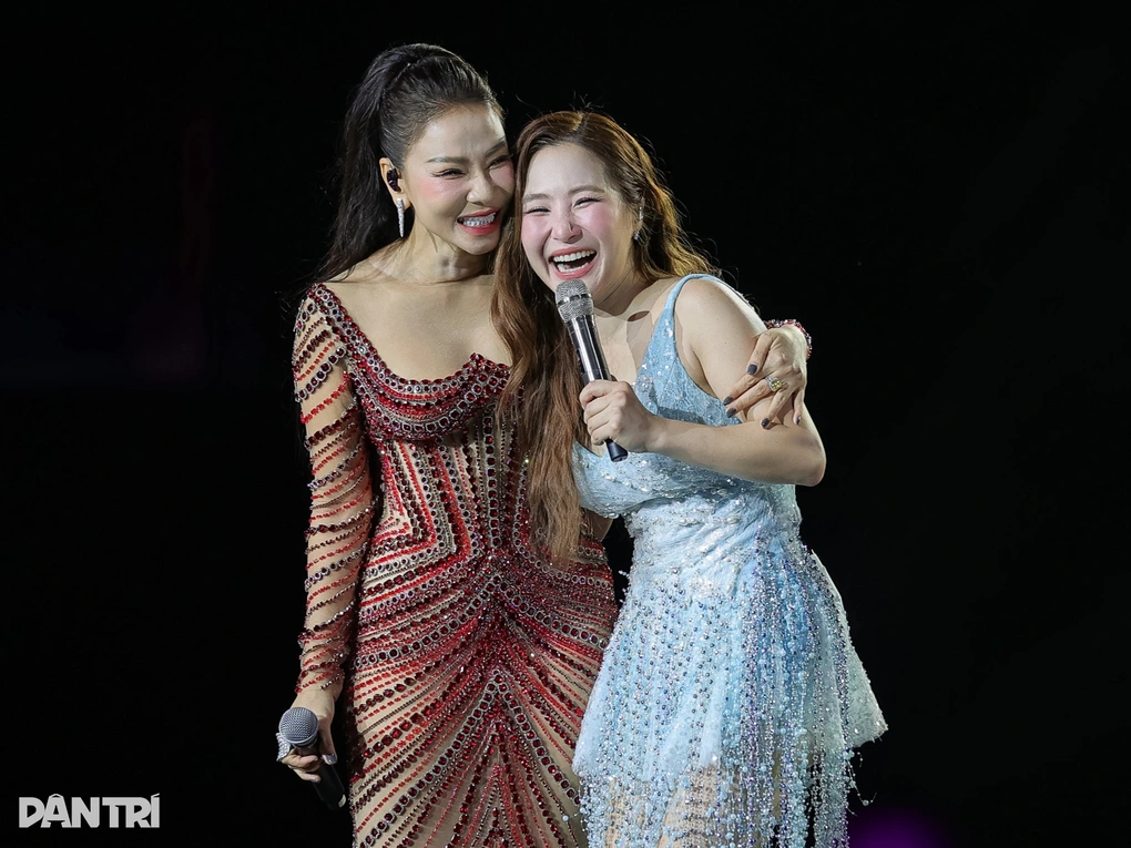 14 năm im lặng: Cái ôm Thu Minh – Hương Tràm nói gì về cô trò showbiz?