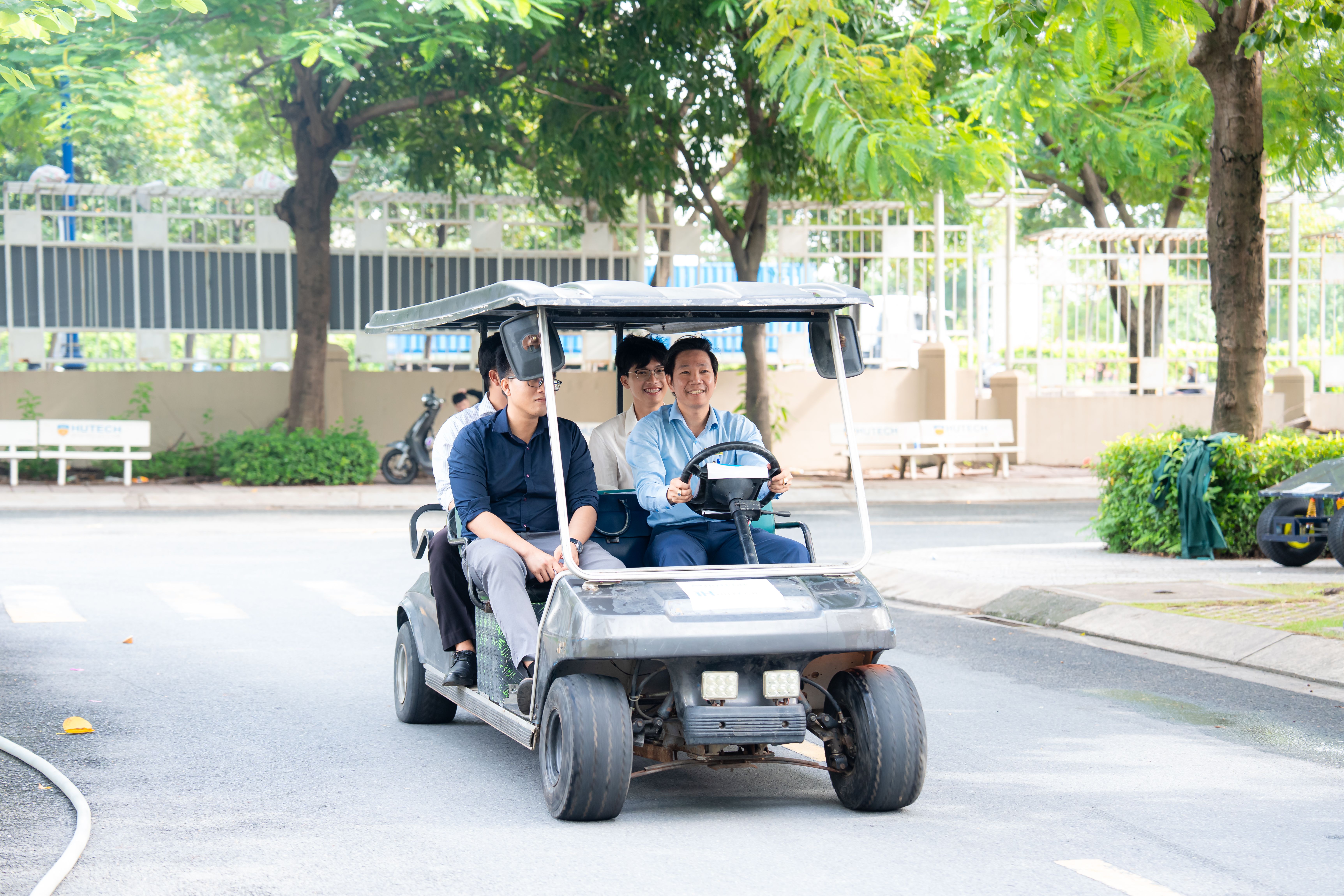Aptera 3 bánh: xe điện pin mặt trời tự sạc có làm lại cuộc chơi phạm vi hoạt động?