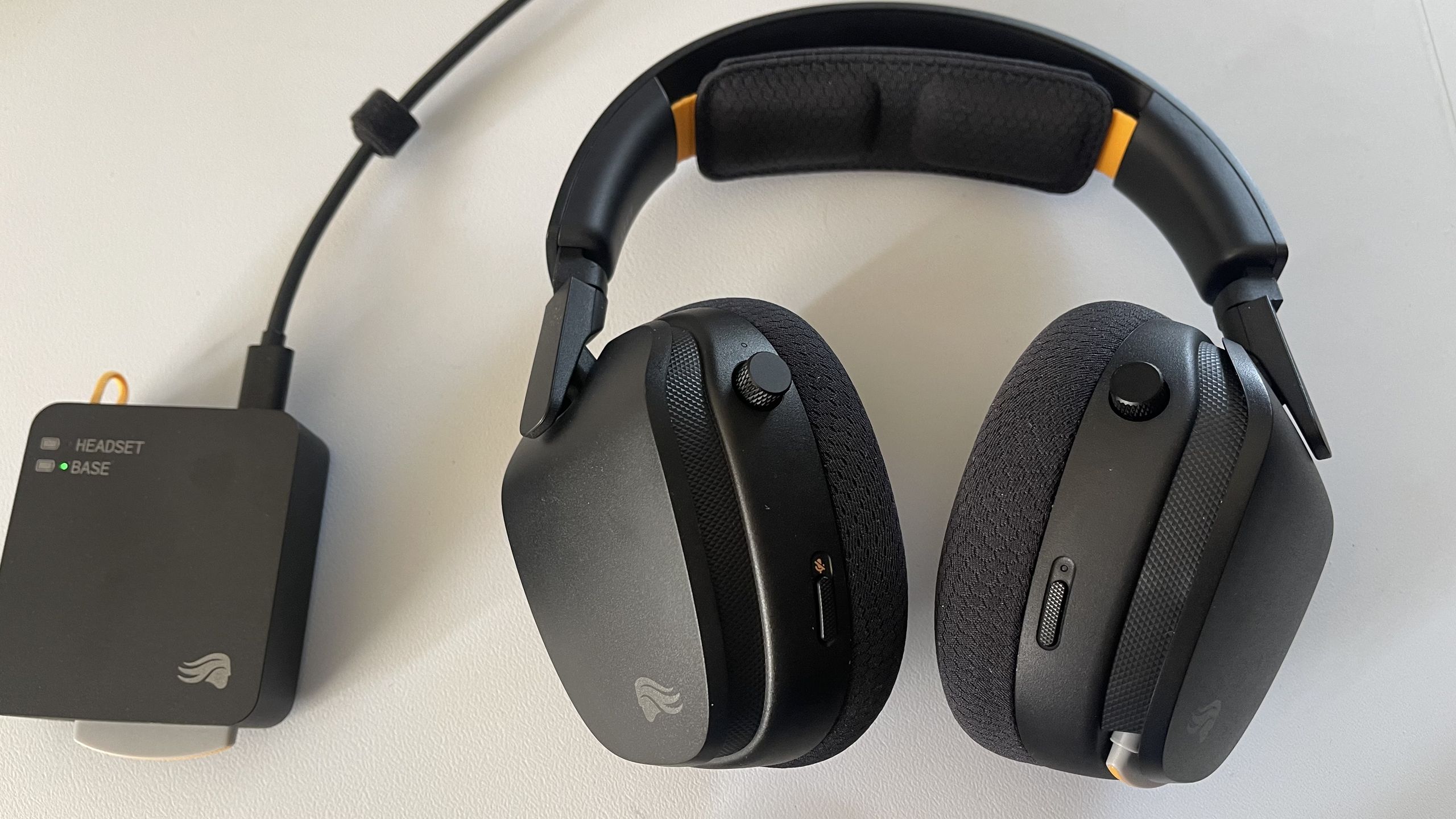 Comfort-First Gaming Headsets With Huge Battery Life Compared