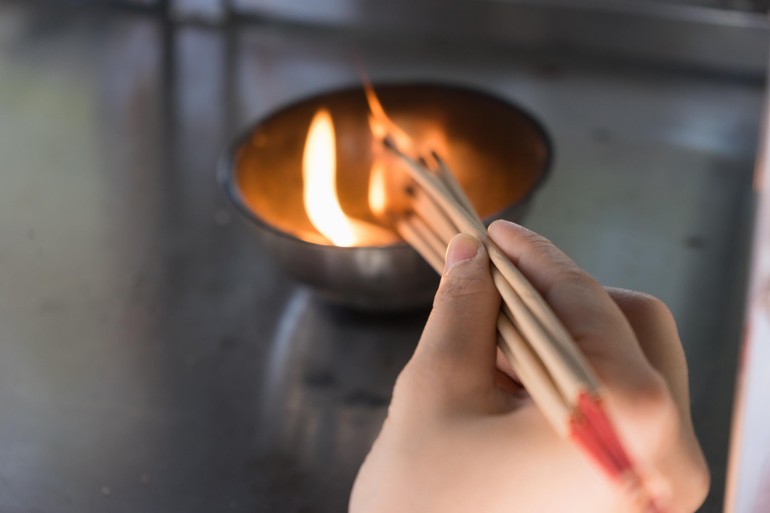 4 thói quen buổi sáng âm thầm “phá phổi” nặng hơn hút thuốc