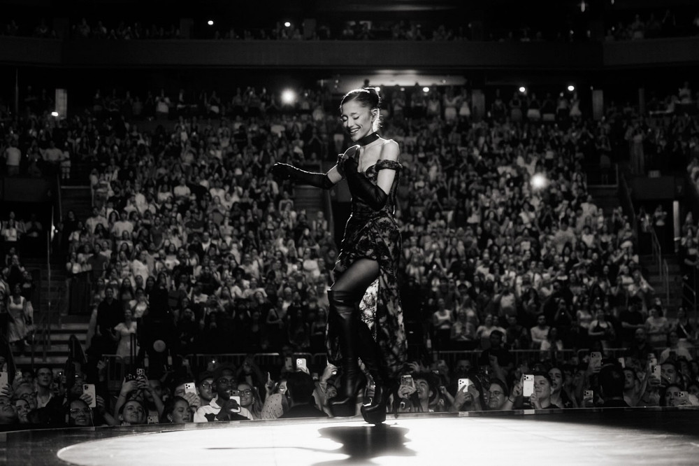 Ariana Grande tạm ngưng sau Eternal Sunshine Tour: quyết định dũng cảm hay cú sốc cho fan?