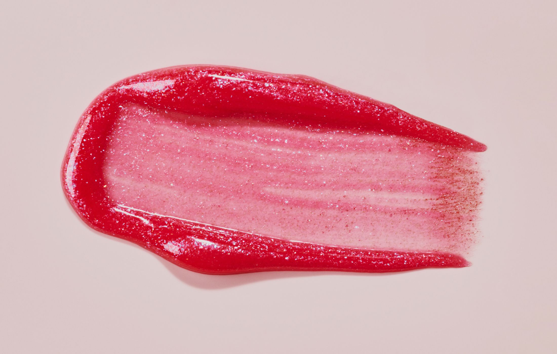 Glass Lips Trend: Chọn Son Bóng Phù Hợp Để Môi Sáng Bóng Như Gương