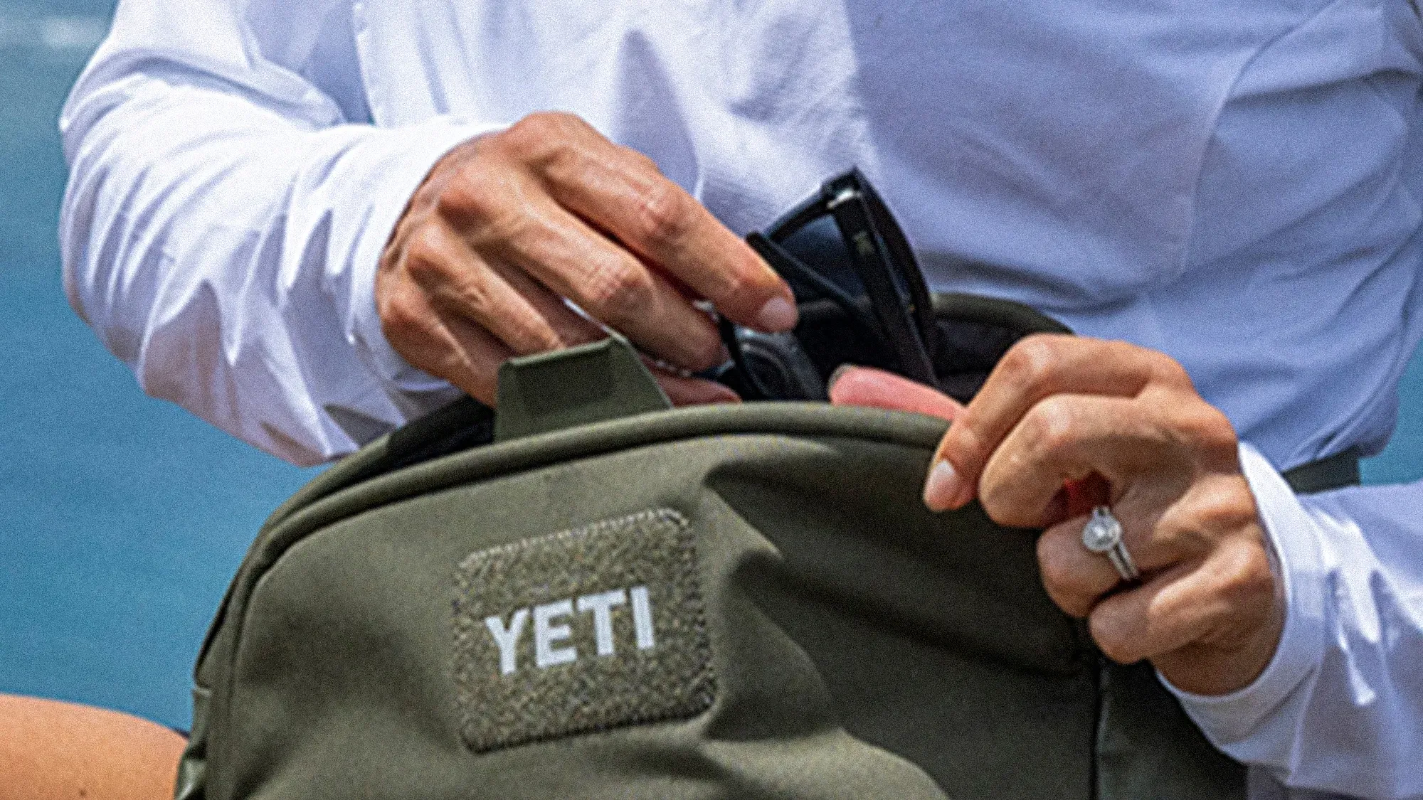 Why EDC Bags Are Ditching Zippers for Magnetic Closures