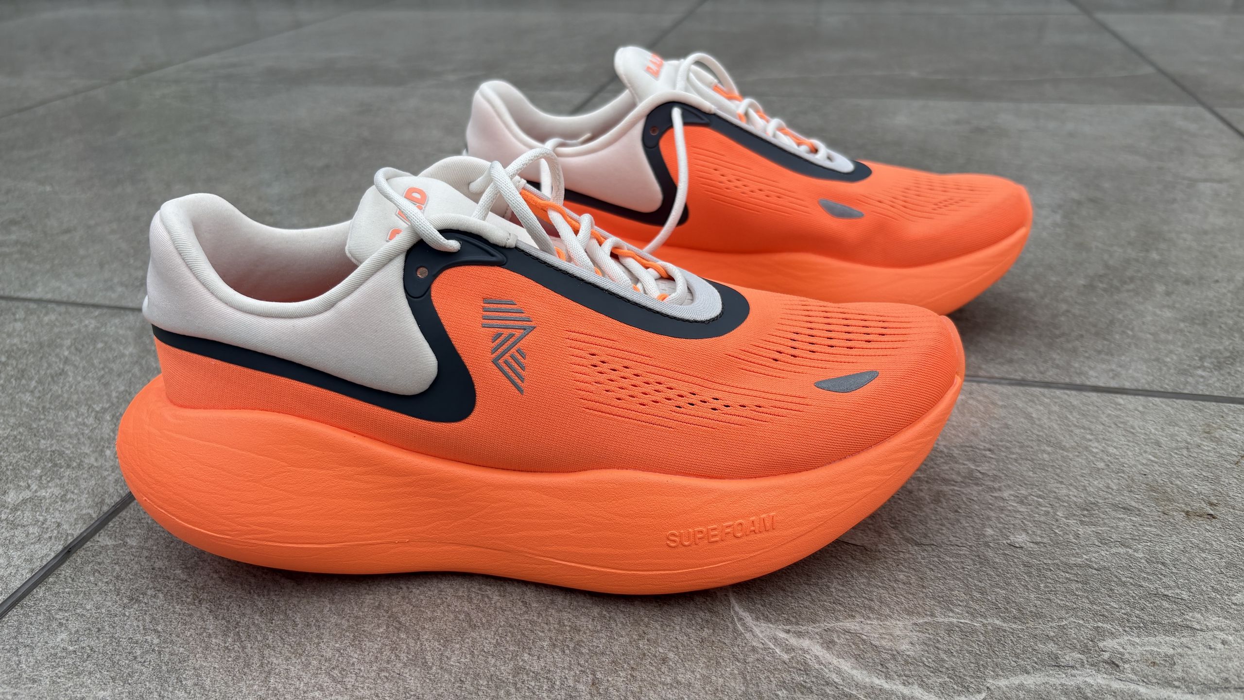 5 thương hiệu giày chạy mới nổi đáng thử thay vì Nike, Adidas