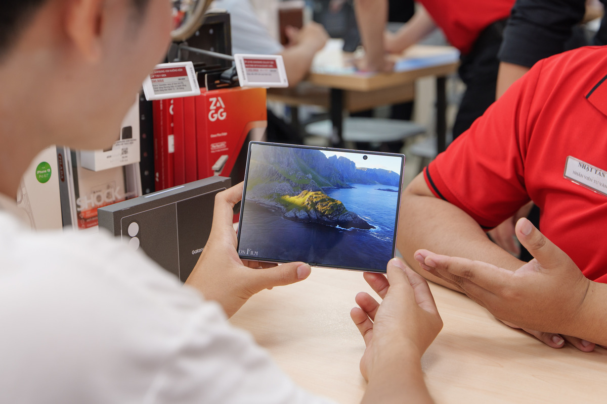 Galaxy Z Fold 8 bùng nổ: Có nên mua điện thoại gập ngay lúc này?