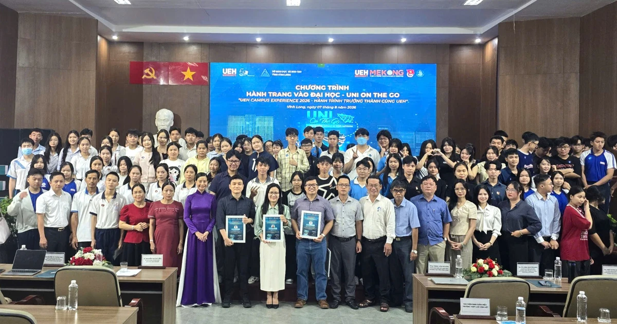 Các chương trình chuẩn bị đại học: từ lớp học phổ thông đến giảng đường và doanh nghiệp