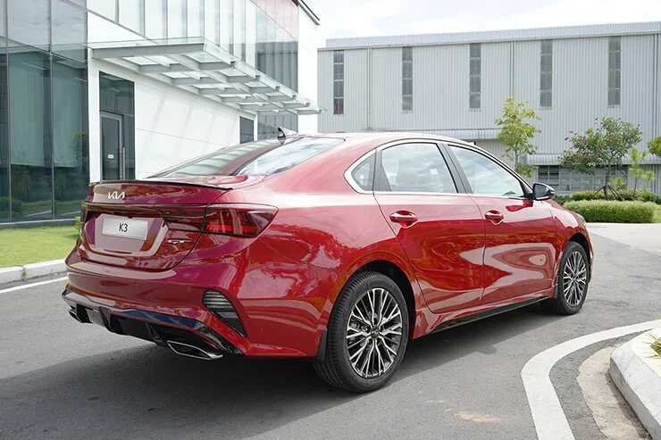 Kia K3 giá 584 triệu: lựa chọn sáng giá giữa Corolla và Civic?