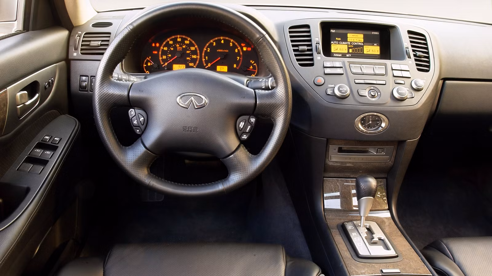 Forgotten V8 Sedans Under loading=