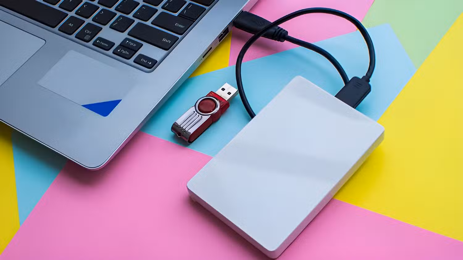 USB flash drive: lựa chọn lưu trữ ngoài tiết kiệm khi SSD tăng giá