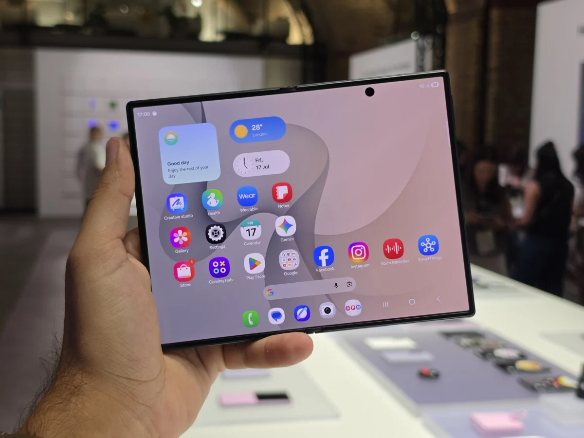 Galaxy Z Fold 8 có đáng mua hay nên lên Fold 8 Ultra?