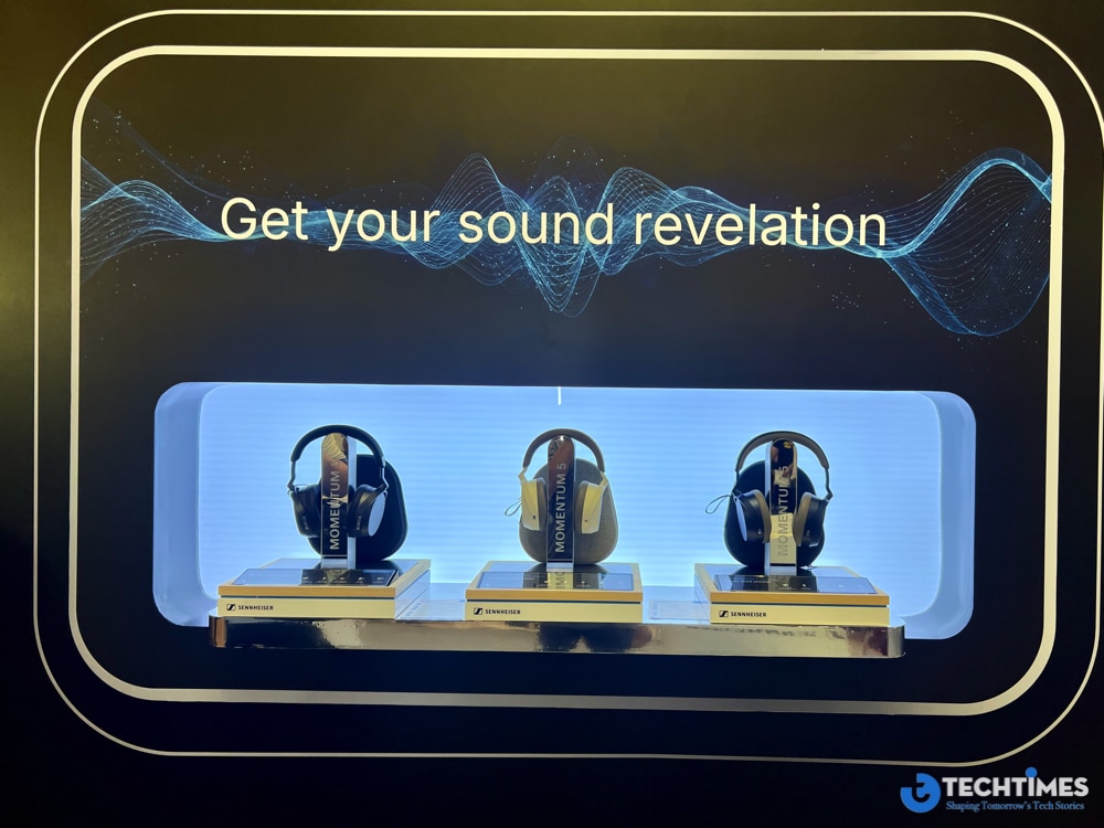 Loa kiểm âm Edifier MR4 MKII vs Sennheiser MOMENTUM 5: Đầu tư gì cho setup sáng tạo chuyên nghiệp?