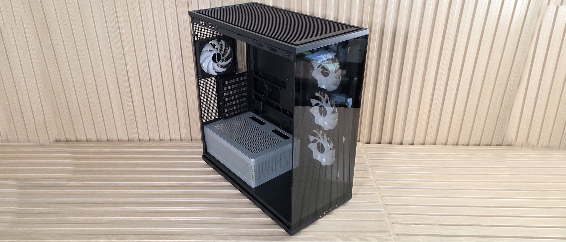 Vỏ case RGB mid-tower: Cougar MX600 Max vs Montech TG3
