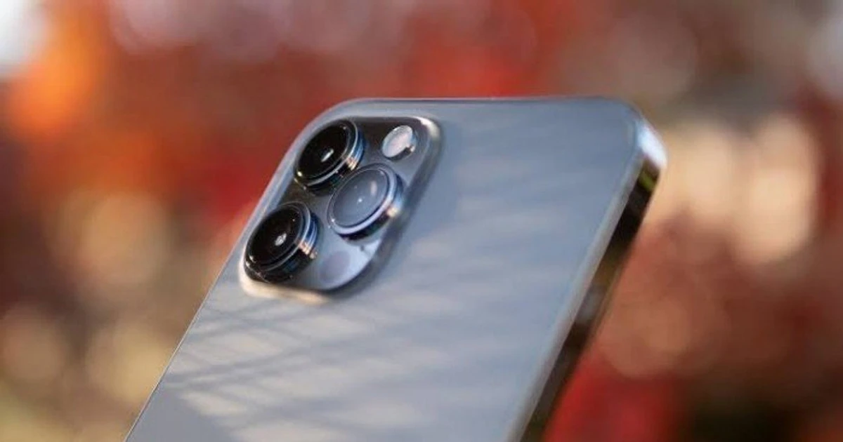 iPhone 12 Pro Max vs 14 Plus vs 16e: Chọn máy nào cho sinh viên dưới 10 triệu?