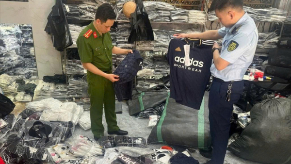 Những vụ đánh sập đường dây hàng giả thời trang xa xỉ