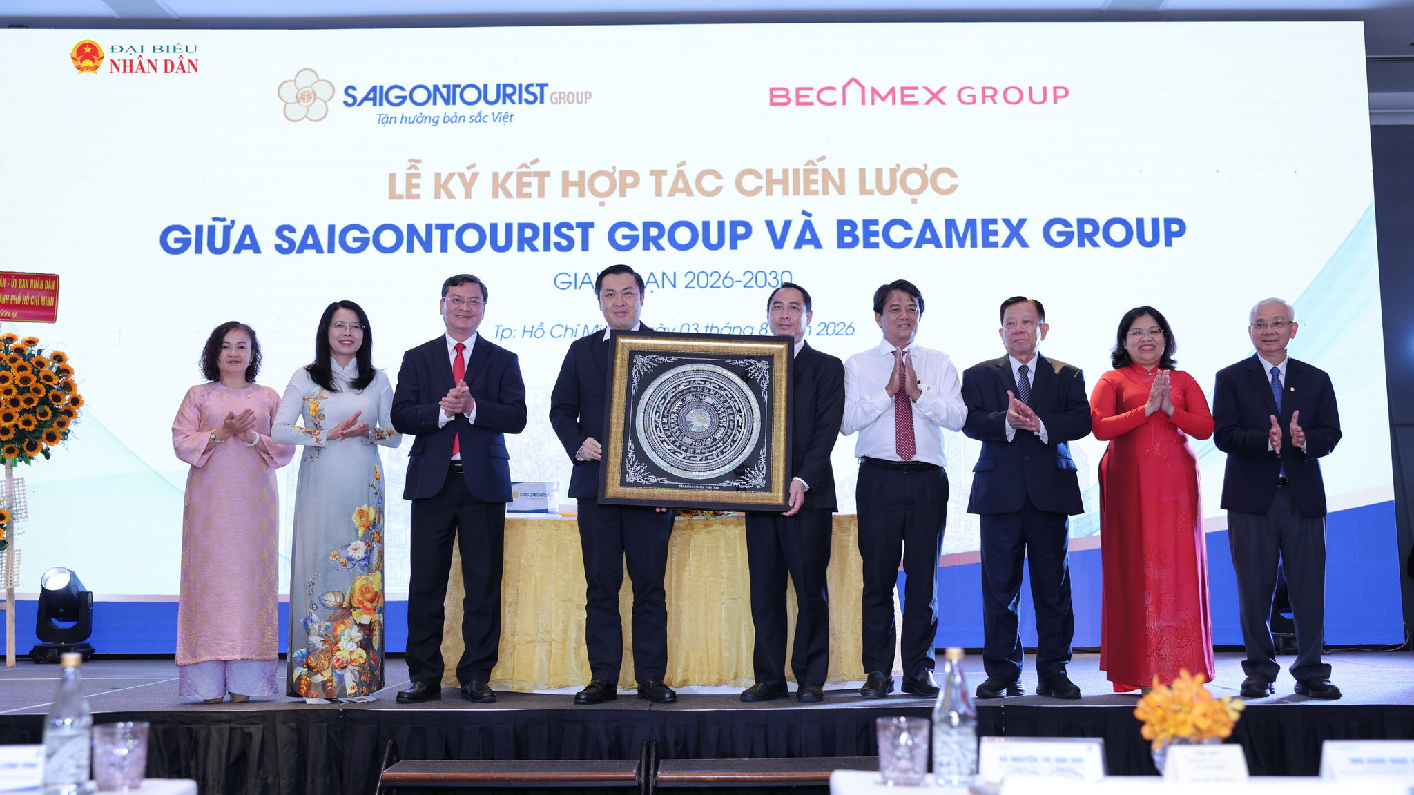 Liên minh du lịch mới: từ bầu trời đến khu công nghiệp