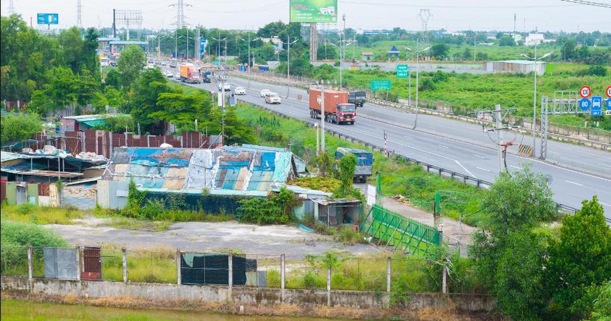 Thiếu hụt vật liệu xây dựng kéo dài tiến độ cao tốc miền Nam