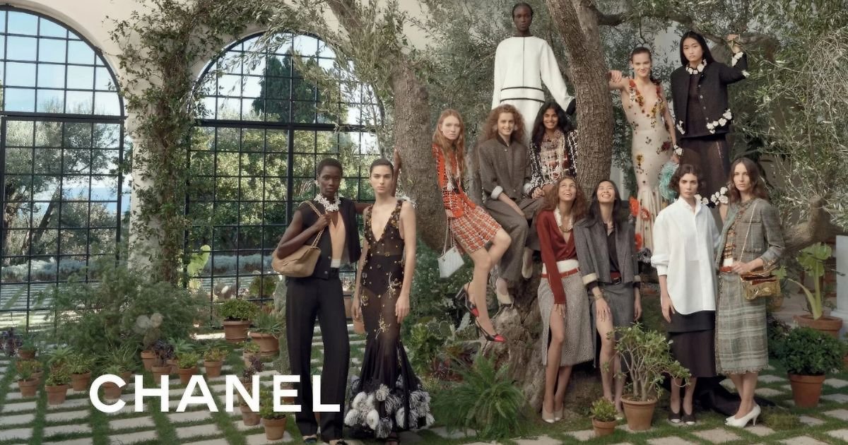 Chanel và Hermès: Hai cực bền vững của thị trường xa xỉ