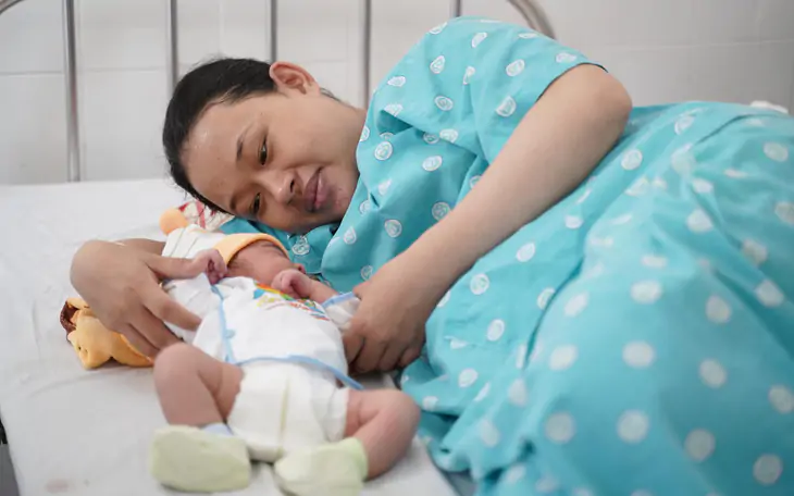 Hút sữa cho con bú bình: Làm đúng để con khỏe, mẹ nhàn