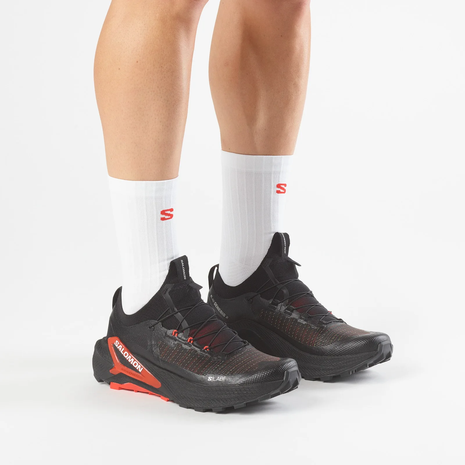 Cuộc đua công nghệ giày trail: từ OffTrail Ultra đến S/Lab Genesis