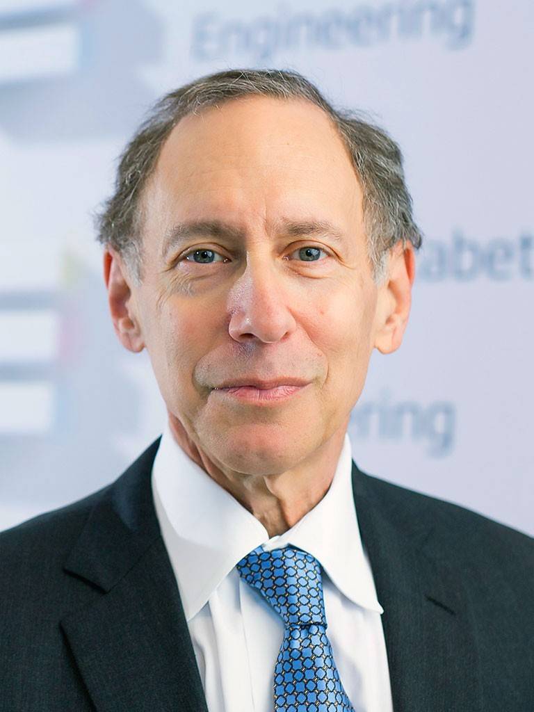 Từ bị bác bỏ đến đế chế khoa học: hành trình của Robert Langer