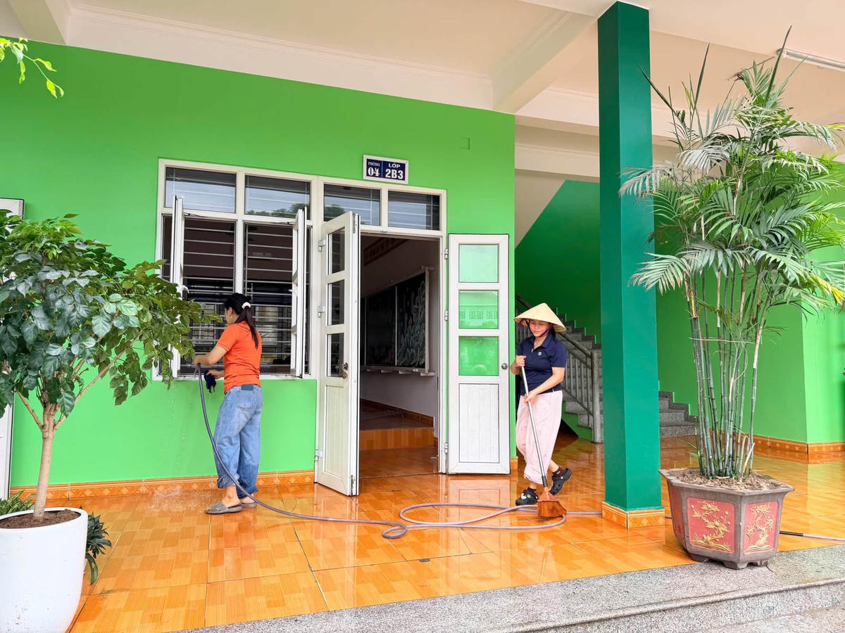 Quảng Ninh chuẩn bị năm học mới: Xe buýt điện và sách giáo khoa miễn phí