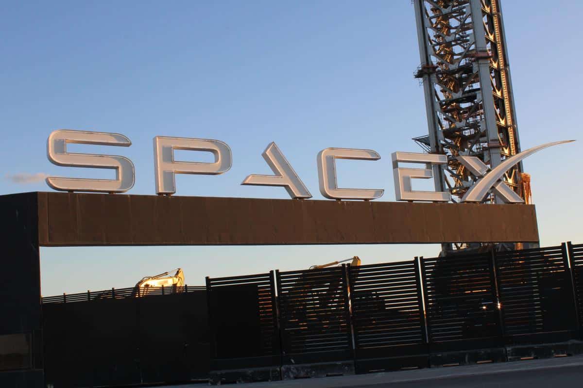 Terafab ở Texas: Bước ngoặt tham vọng tự chủ chip AI của Elon Musk