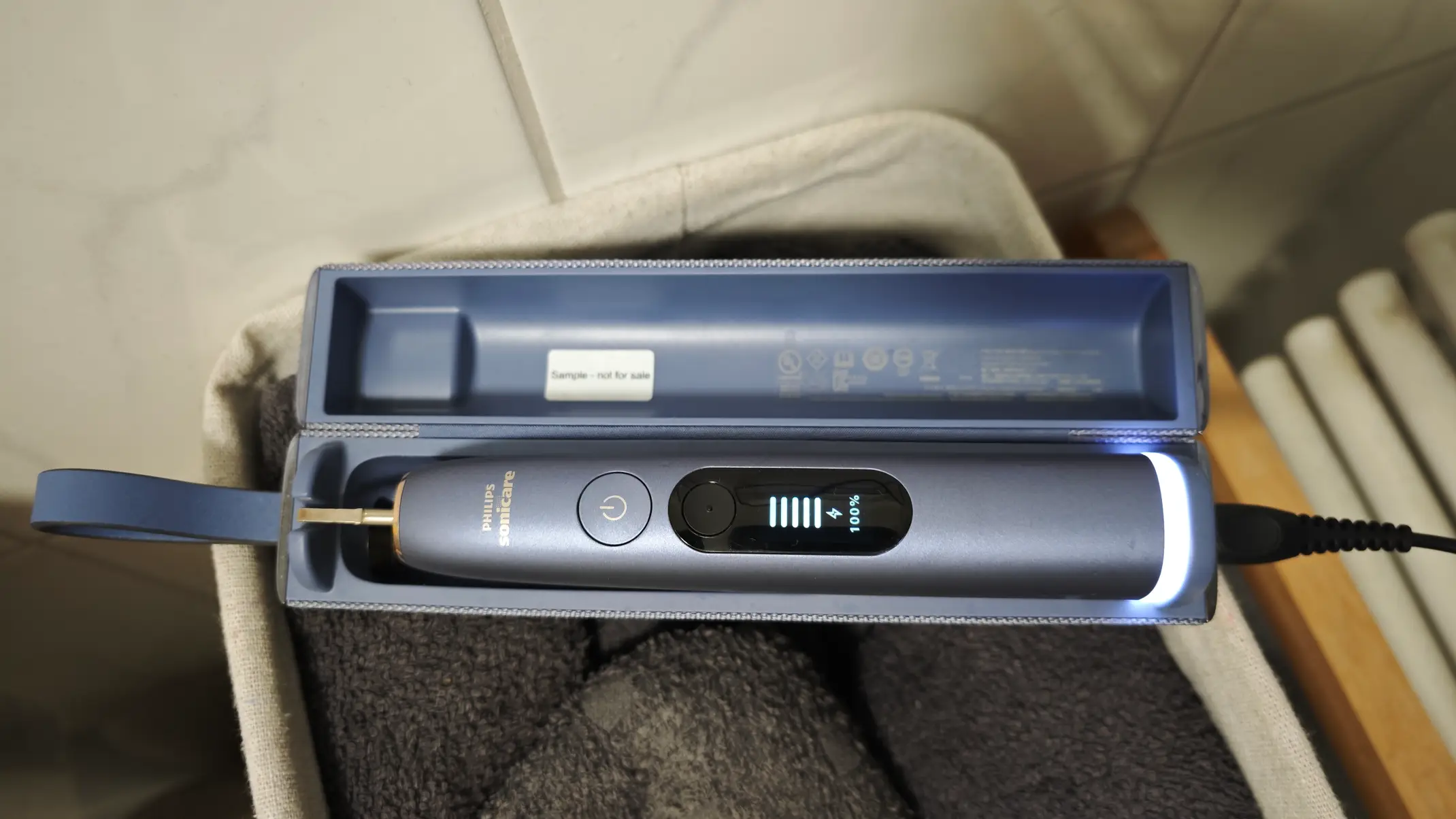 Philips Sonicare DiamondClean 9900 Prestige có đáng mua không?
