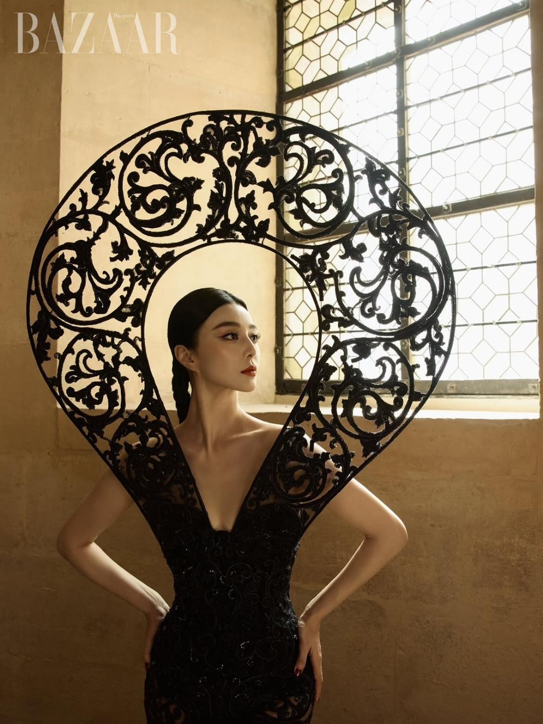 Tái xuất sàn diễn Haute Couture Paris: khi hào quang không chịu ngủ yên