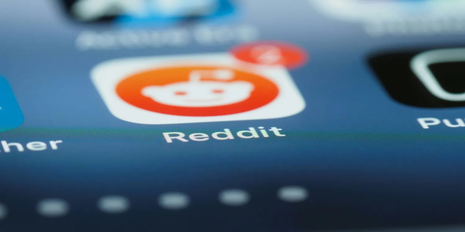 Reddit trao thêm quyền cho AI kiểm duyệt: công bằng hơn hay rủi ro hơn?