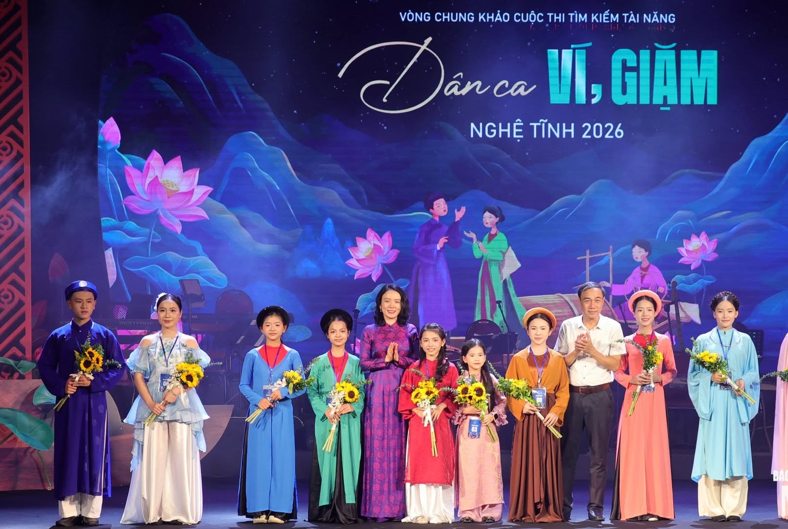 Những giọng ca trẻ tỏa sáng tại vòng chung khảo dân ca Ví Giặm Nghệ Tĩnh