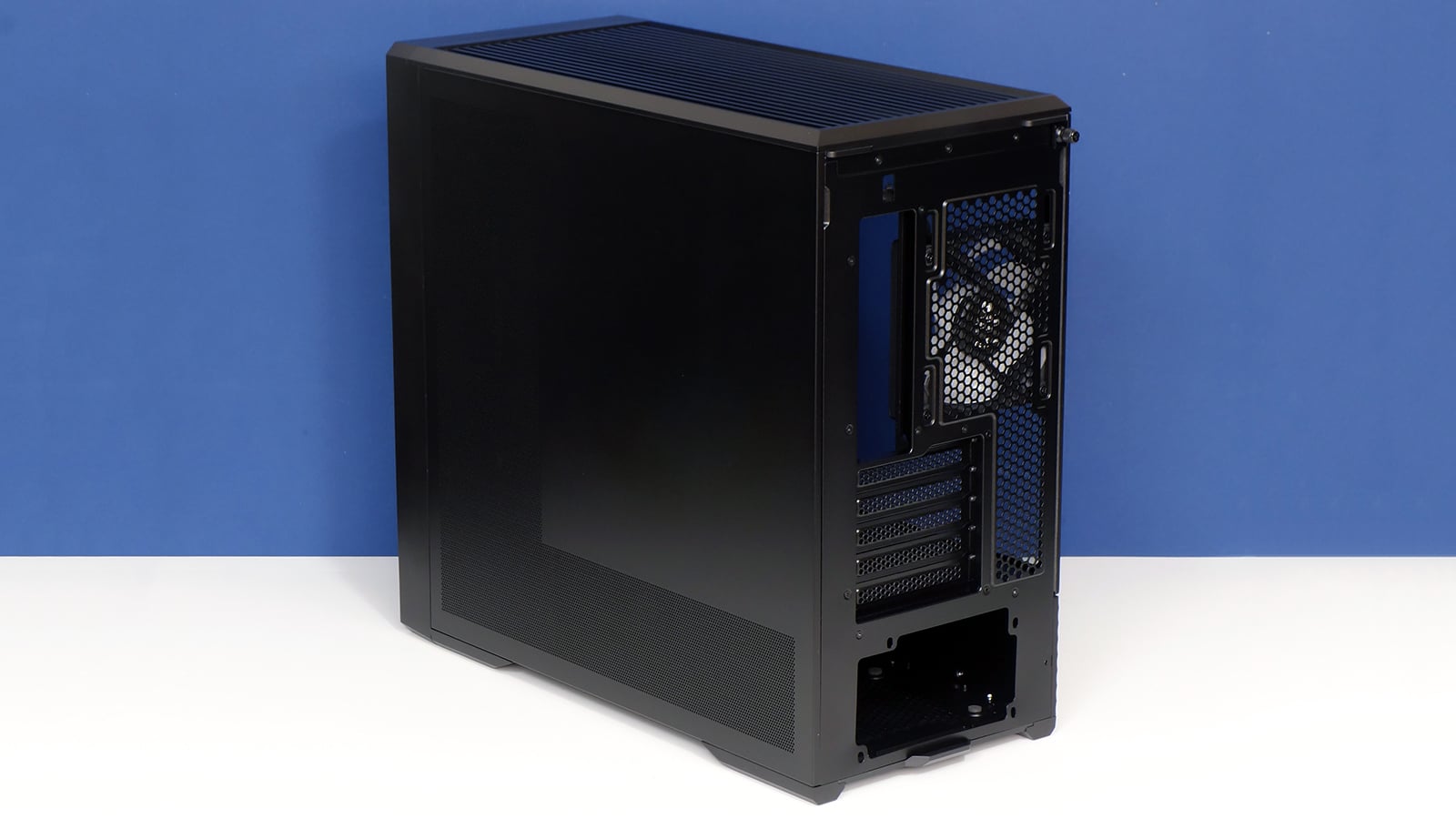Lian Li Vector V150 INF Review: Infinity Style on a MicroATX Budget