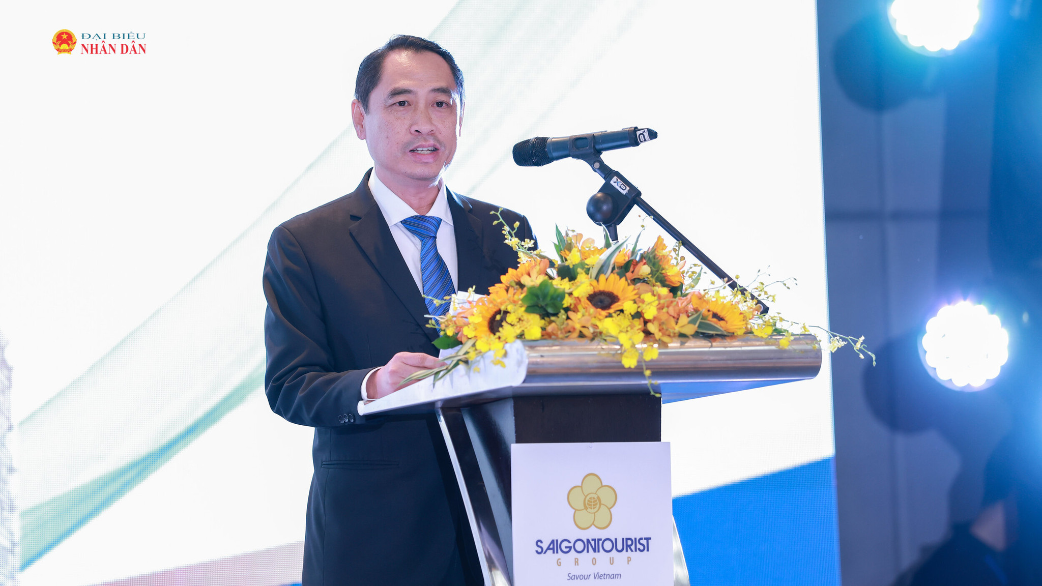 Liên minh du lịch mới: từ bầu trời đến khu công nghiệp